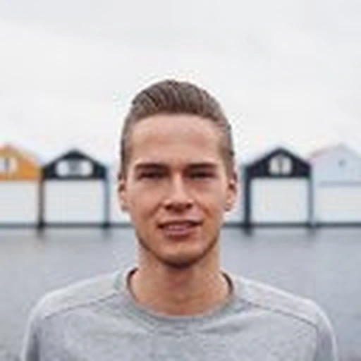 Ralf H.